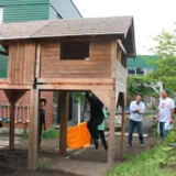 夏の園庭作業